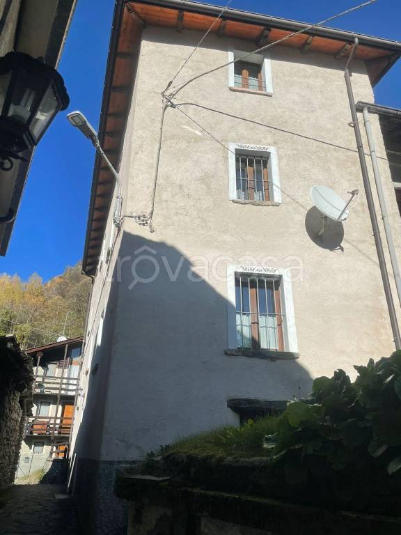 casa indipendente in vendita a Spriana