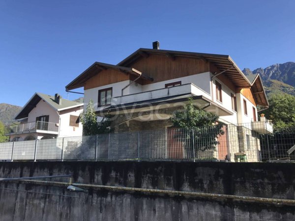 casa indipendente in vendita a Talamona