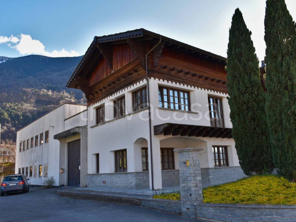 capannone in vendita a Talamona