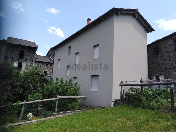 casa indipendente in vendita a Talamona