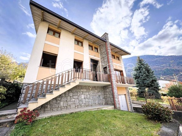 casa indipendente in vendita a Talamona