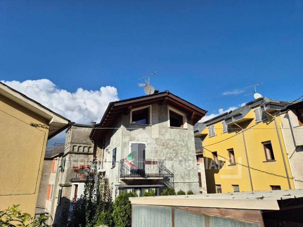 casa indipendente in vendita a Talamona