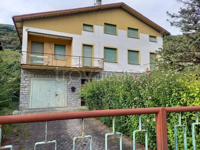 casa indipendente in vendita a Teglio