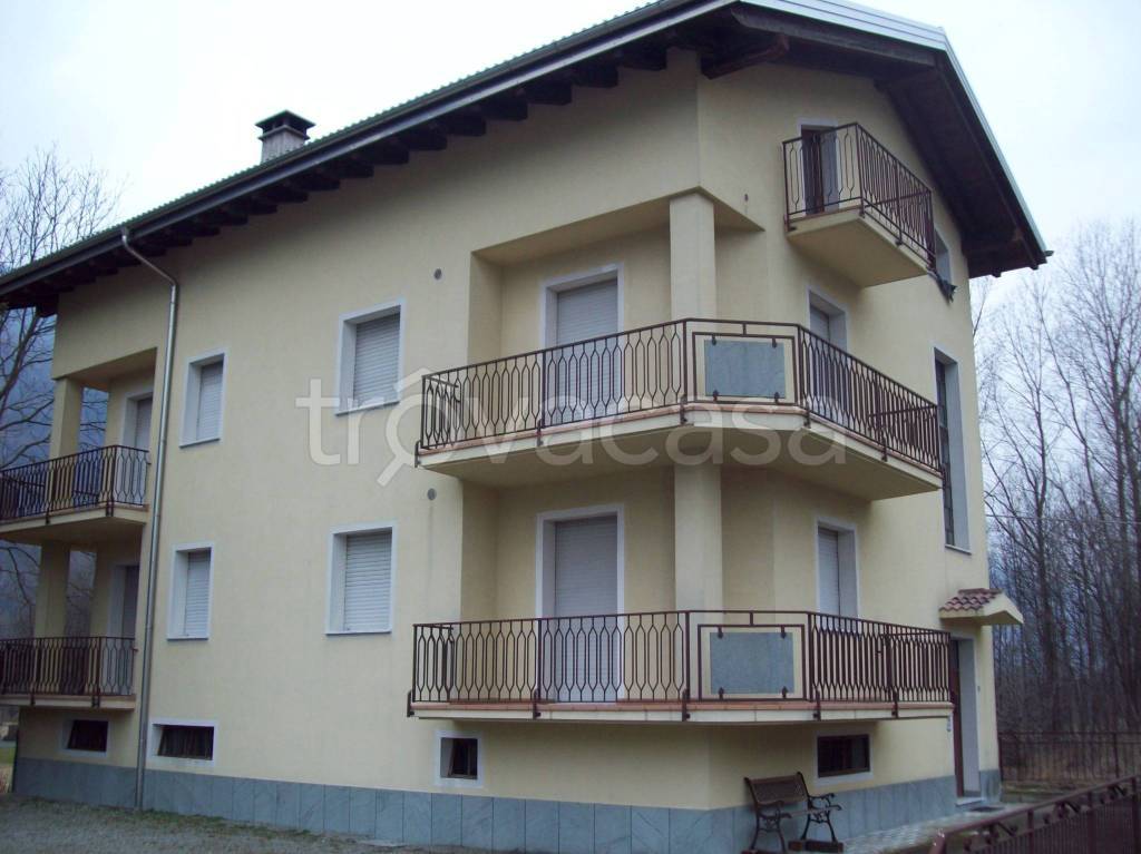 casa indipendente in vendita a Teglio in zona Tresenda