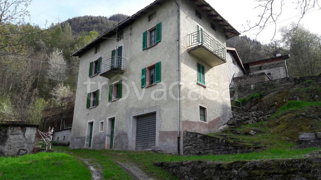 casa indipendente in vendita a Teglio