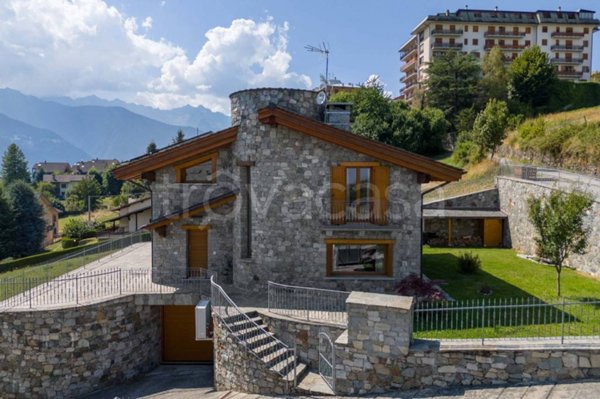 casa indipendente in vendita a Teglio