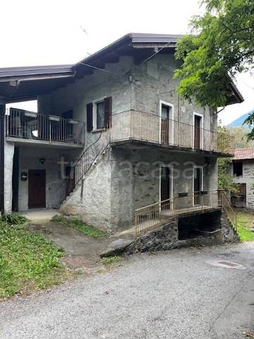 casa indipendente in vendita a Teglio
