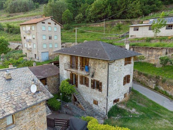 casa indipendente in vendita a Teglio