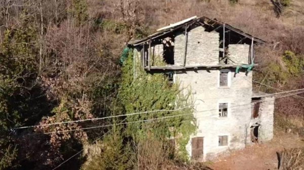 casa indipendente in vendita a Teglio