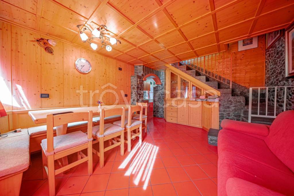 casa indipendente in vendita a Teglio