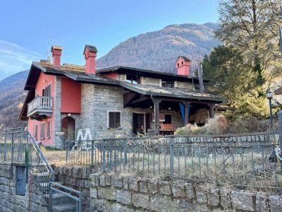 casa indipendente in vendita a Teglio