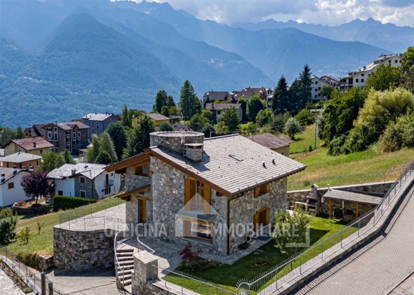 casa indipendente in vendita a Teglio