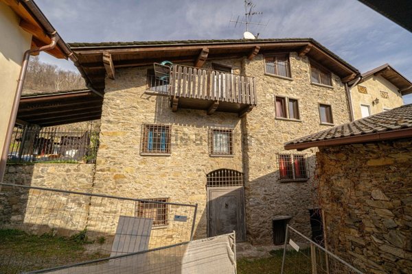 casa indipendente in vendita a Teglio
