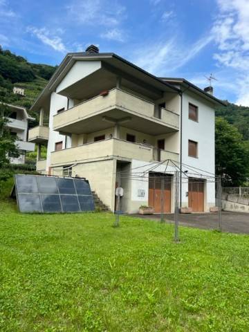 casa indipendente in vendita a Teglio in zona Tresenda