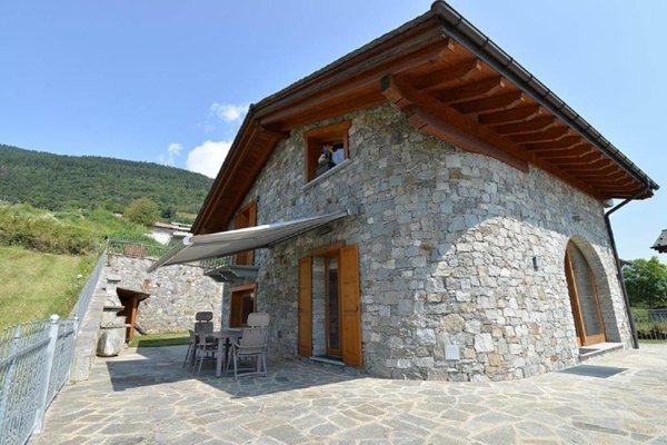 casa indipendente in vendita a Teglio