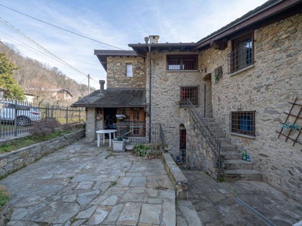 casa indipendente in vendita a Teglio