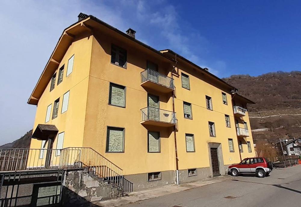 locale di sgombero in vendita a Teglio in zona Tresenda