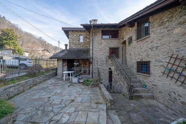 casa indipendente in vendita a Teglio