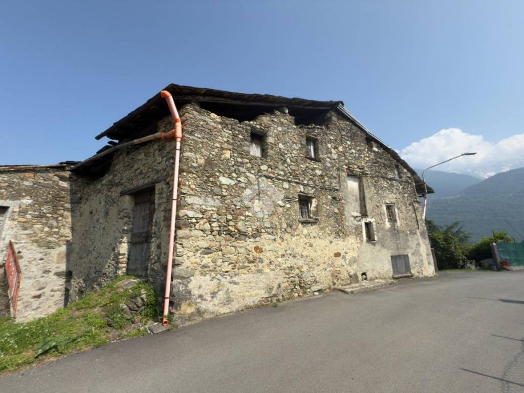 casa indipendente in vendita a Teglio