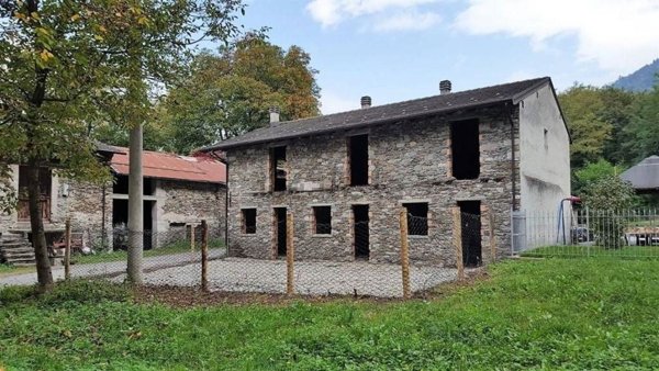 casale in vendita a Teglio in zona Tresenda
