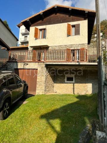 casa indipendente in vendita a Teglio