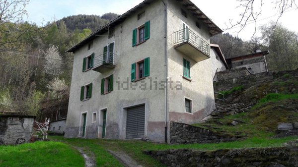 casa indipendente in vendita a Teglio