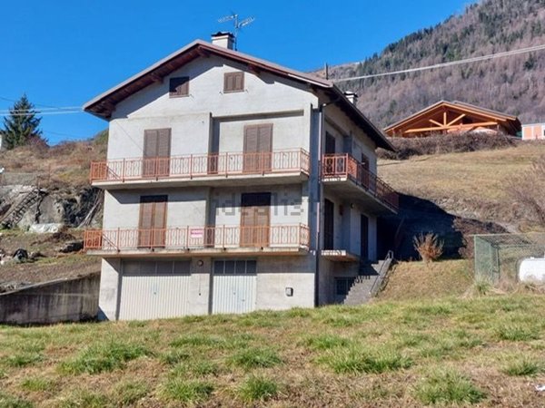 casa indipendente in vendita a Teglio