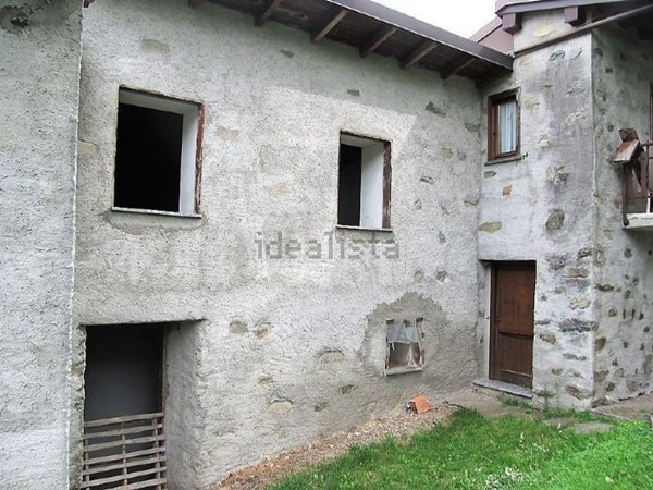 pentavano in vendita a Teglio