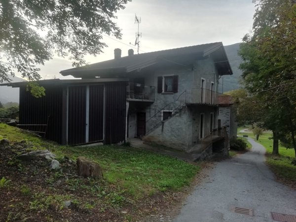 casa indipendente in vendita a Teglio
