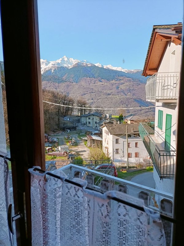 casa indipendente in vendita a Teglio