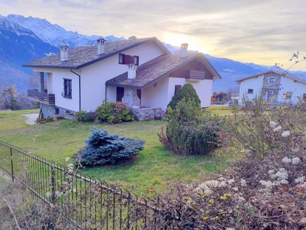 casa indipendente in vendita a Teglio