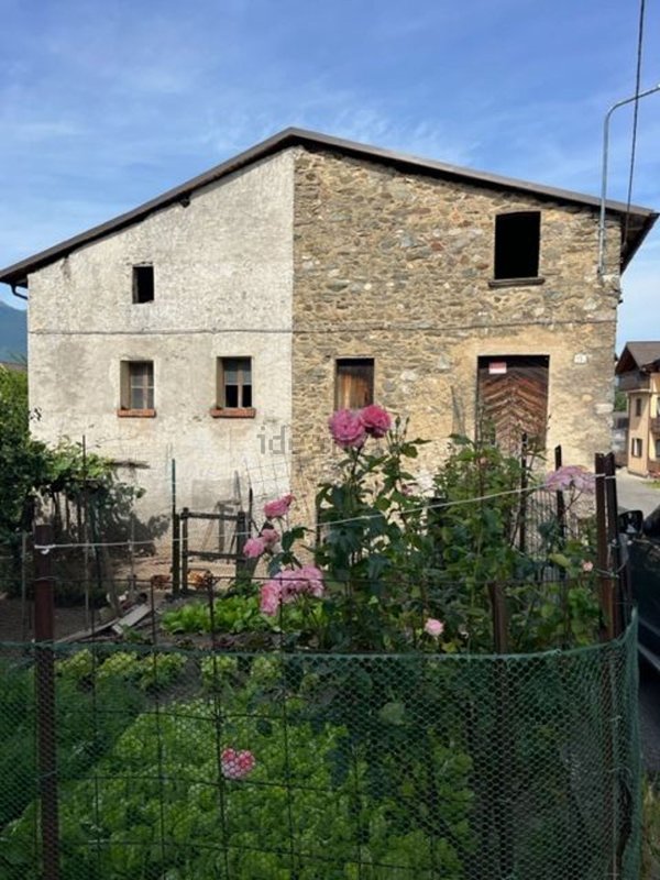 casa indipendente in vendita a Teglio