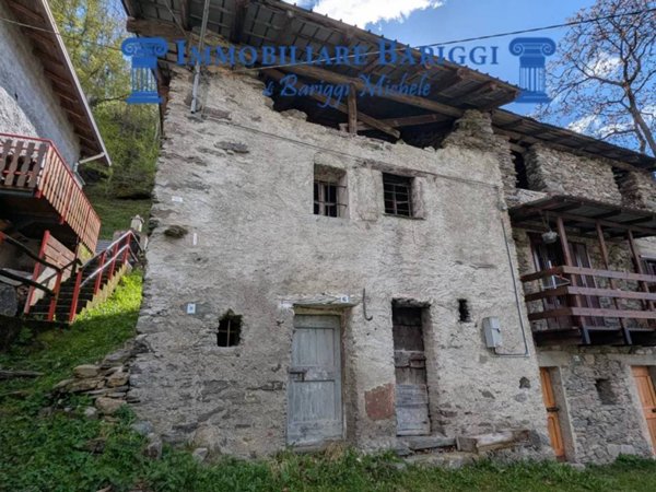 casa indipendente in vendita a Teglio