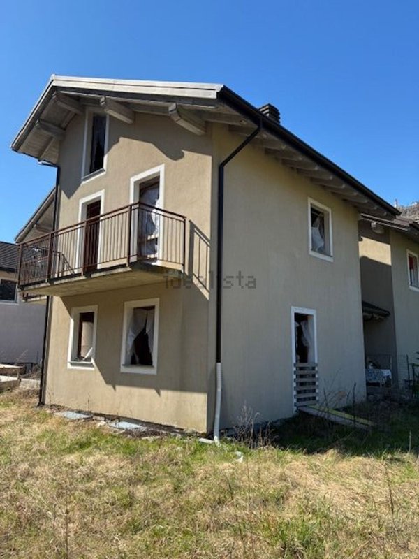 casa indipendente in vendita a Teglio in zona Tresenda