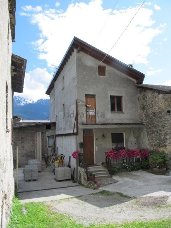 casa indipendente in vendita a Teglio