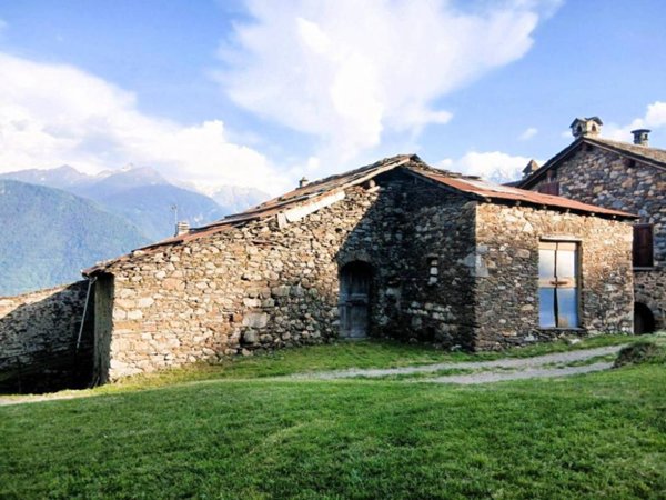 casa indipendente in vendita a Teglio