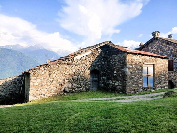 casa indipendente in vendita a Teglio in zona Tresenda