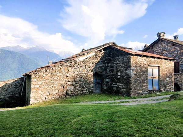 casa indipendente in vendita a Teglio