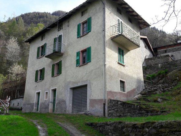 casa indipendente in vendita a Teglio in zona Tresenda