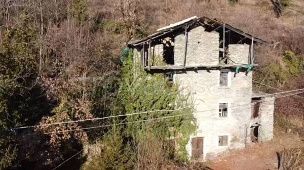 casa indipendente in vendita a Teglio