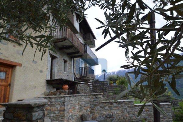 casa indipendente in vendita a Tirano in zona Roncaiola