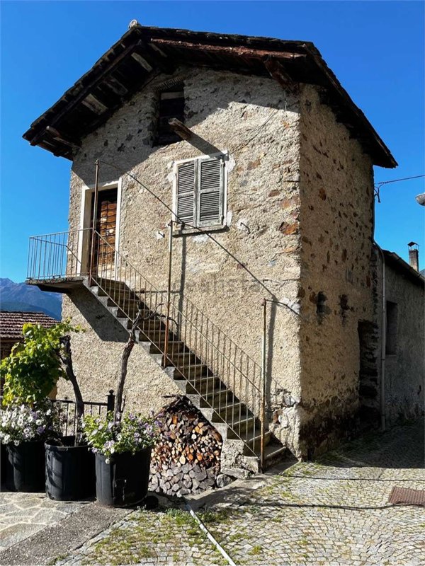 quadrivano in vendita a Tirano in zona Baruffini