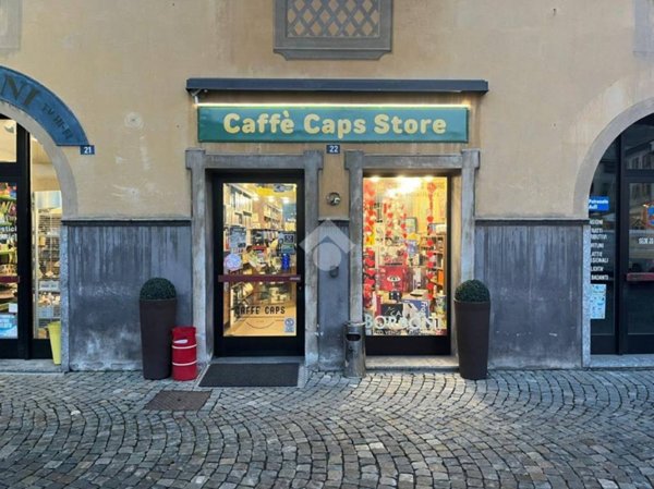 negozio in vendita a Tirano