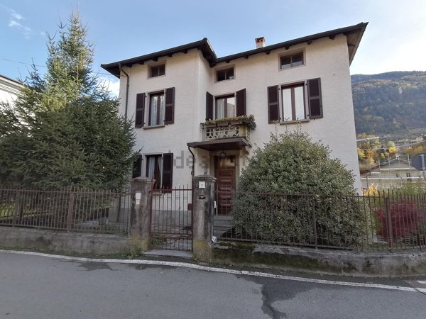 casa indipendente in vendita a Tirano in zona Madonna di Tirano