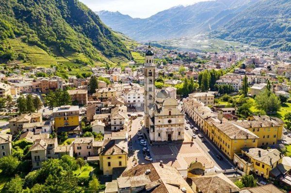 negozio in vendita a Tirano