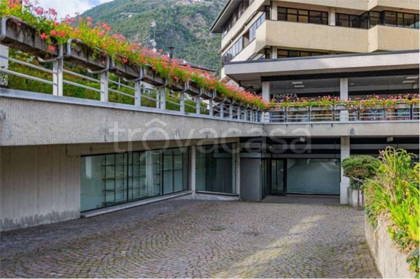 negozio in vendita a Tirano