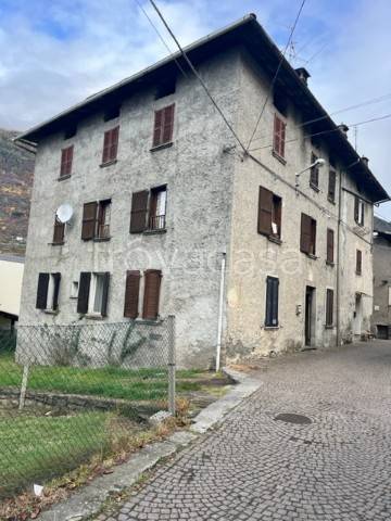 appartamento in vendita a Tirano in zona Cologna