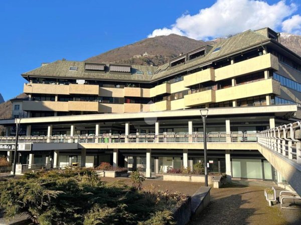 negozio in vendita a Tirano