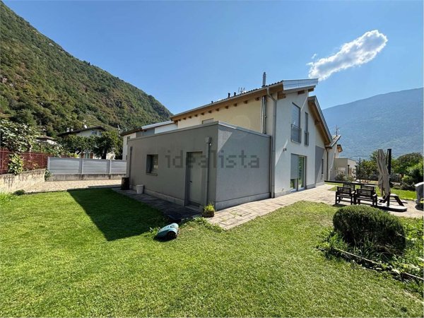 casa indipendente in vendita a Tirano in zona Madonna di Tirano