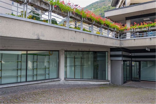 negozio in vendita a Tirano